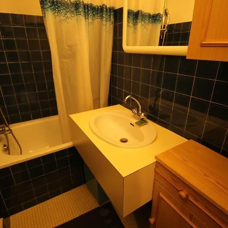 Luchon - T2 Avec Balcon, Animaux Admis, Parking - Fr-1-313-146 Apartman